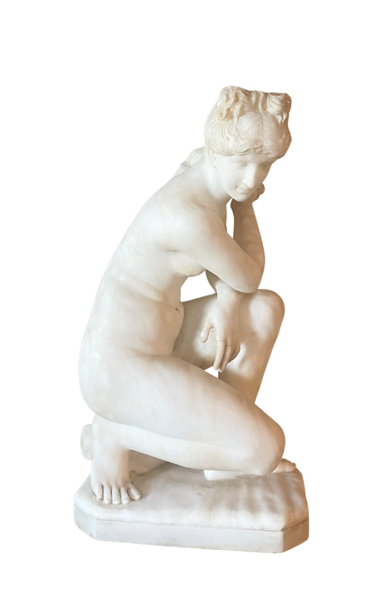 Pietro Bazzanti (1825-1895). Grande sculpture en marbre blanc représentant Vénus accroupie. -photo-5