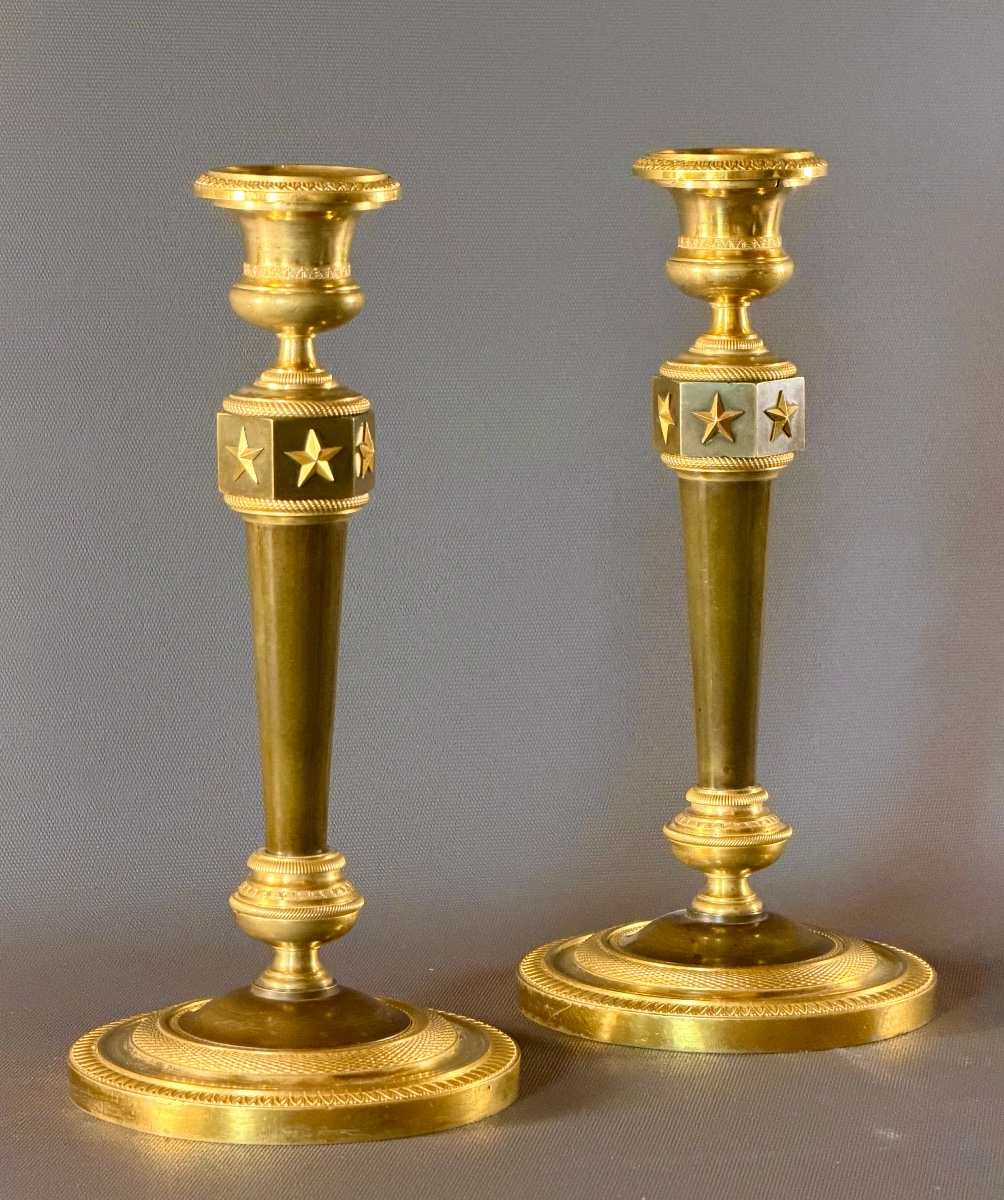 Paire de flambeaux d’époque Empire en bronze doré et patiné d’après Claude Galle. -photo-2