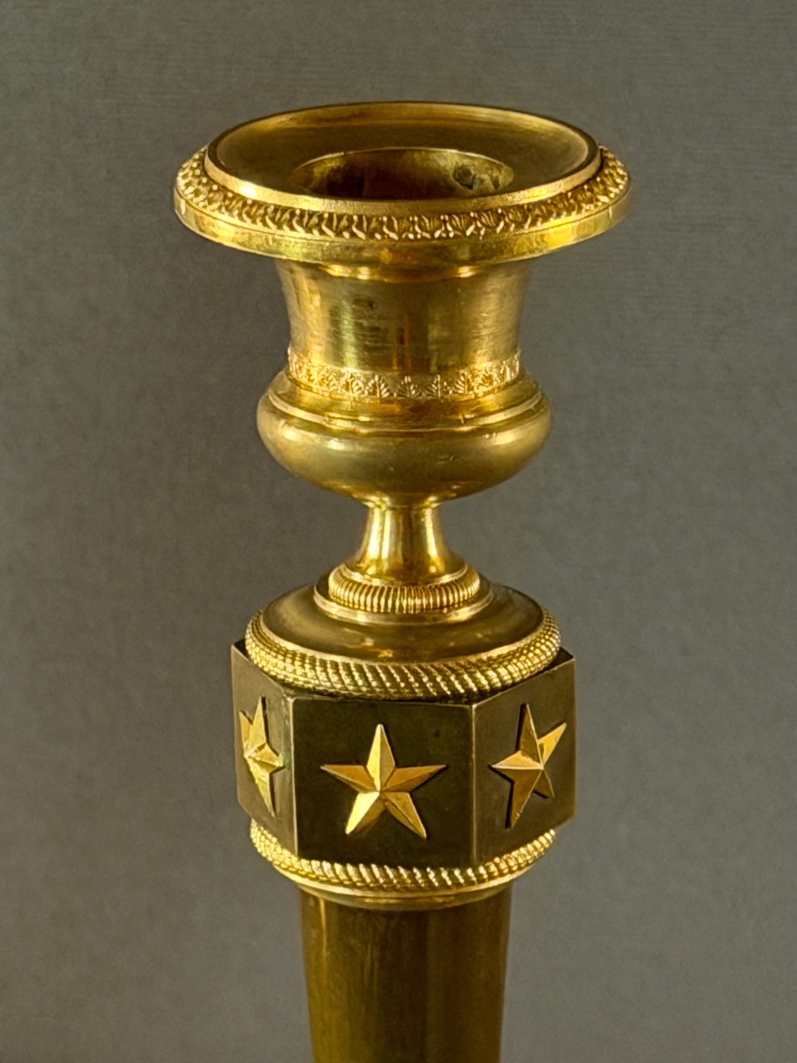 Paire de flambeaux d’époque Empire en bronze doré et patiné d’après Claude Galle. -photo-4