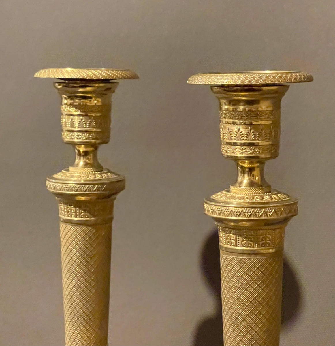 Paire de flambeaux d’époque Empire en bronze doré dans le goût de Claude Galle. Début du XIXe -photo-3