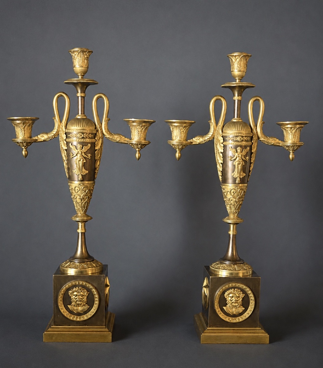 Importante paire de candélabres Empire à trois lumières attribuée à Claude Galle. 