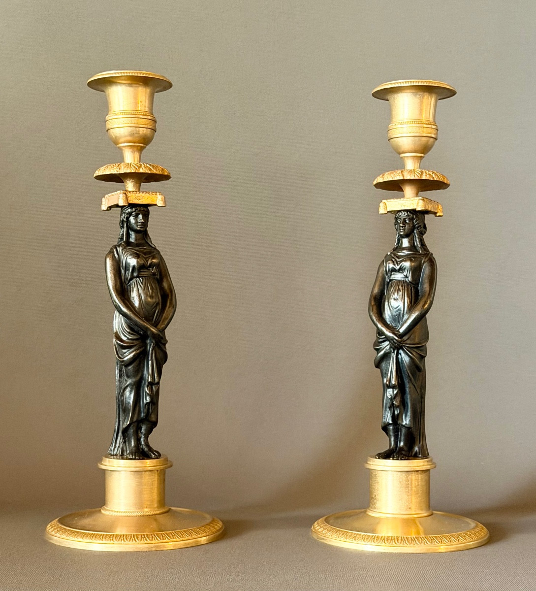 Paire de flambeaux en bronze doré et bronze patiné d'époque Consulat, vers 1800-photo-2