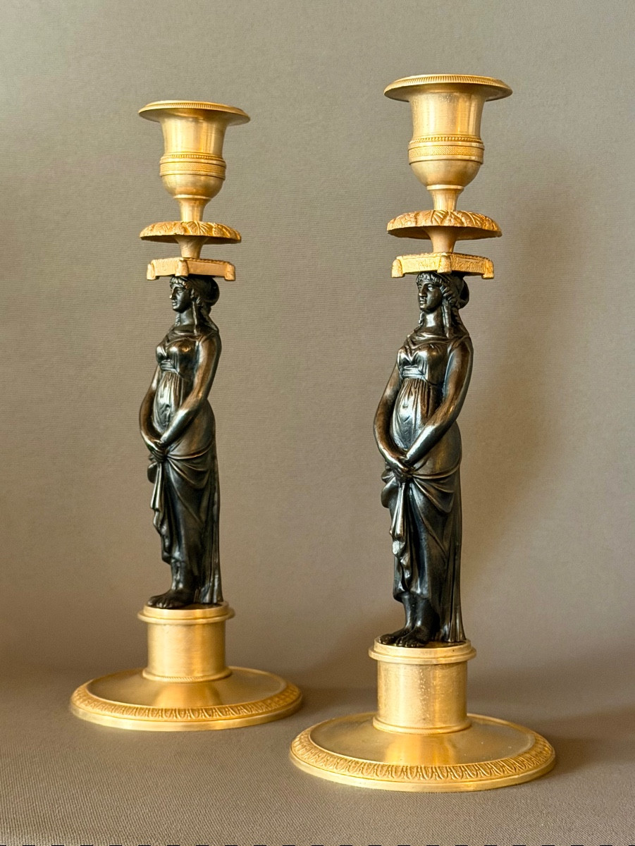 Paire de flambeaux en bronze doré et bronze patiné d'époque Consulat, vers 1800-photo-1