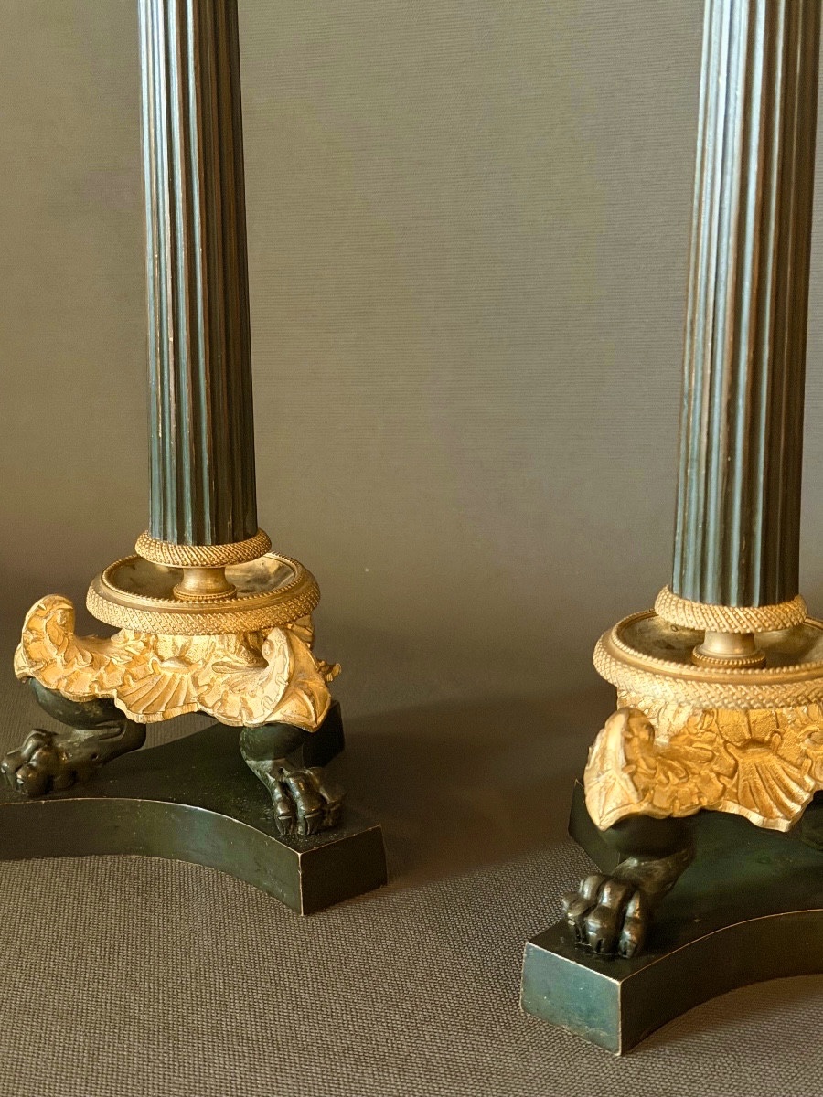 Paire de flambeaux d’époque  Restauration en bronze patiné et doré. Vers 1820-photo-1