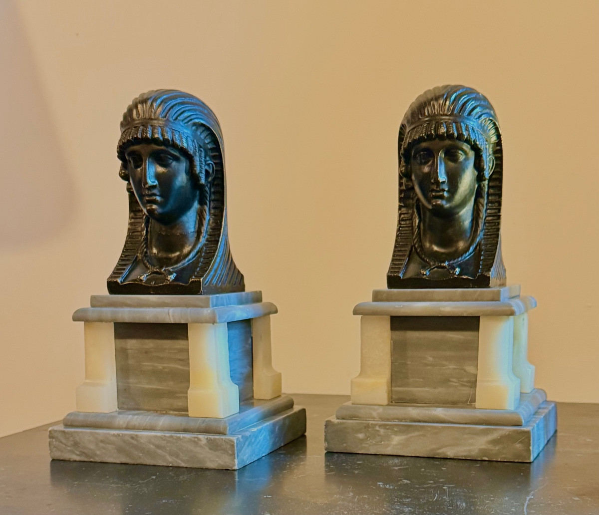 A Pair Of Empire Patinated Bronze Figures Depicting Egyptian Female Heads-photo-3