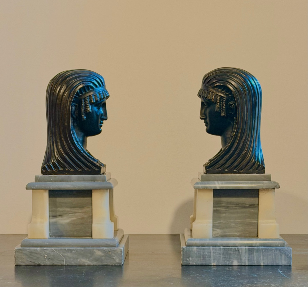 A Pair Of Empire Patinated Bronze Figures Depicting Egyptian Female Heads-photo-4