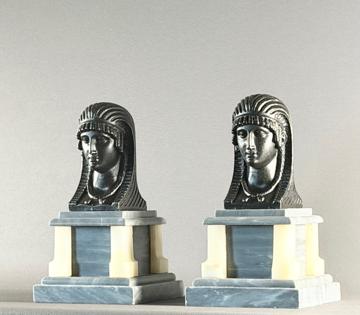 A Pair Of Empire Patinated Bronze Figures Depicting Egyptian Female Heads-photo-4