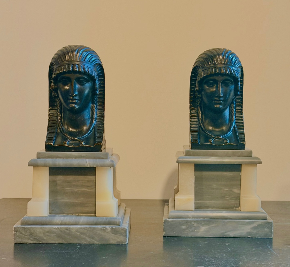 A Pair Of Empire Patinated Bronze Figures Depicting Egyptian Female Heads-photo-3