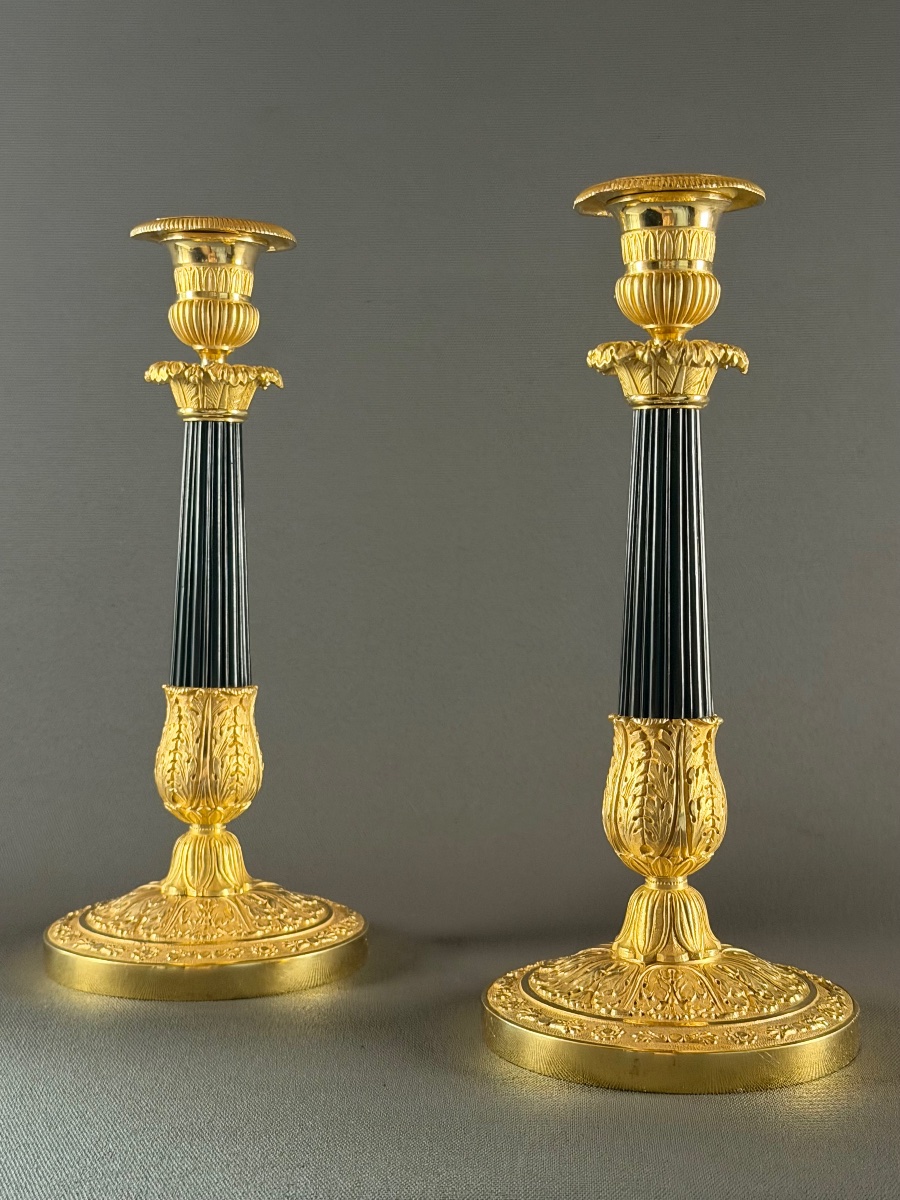 A Pair Of French Restoration Gilt And Patinated Bronze Candlesticks, Circa 1830.-photo-3