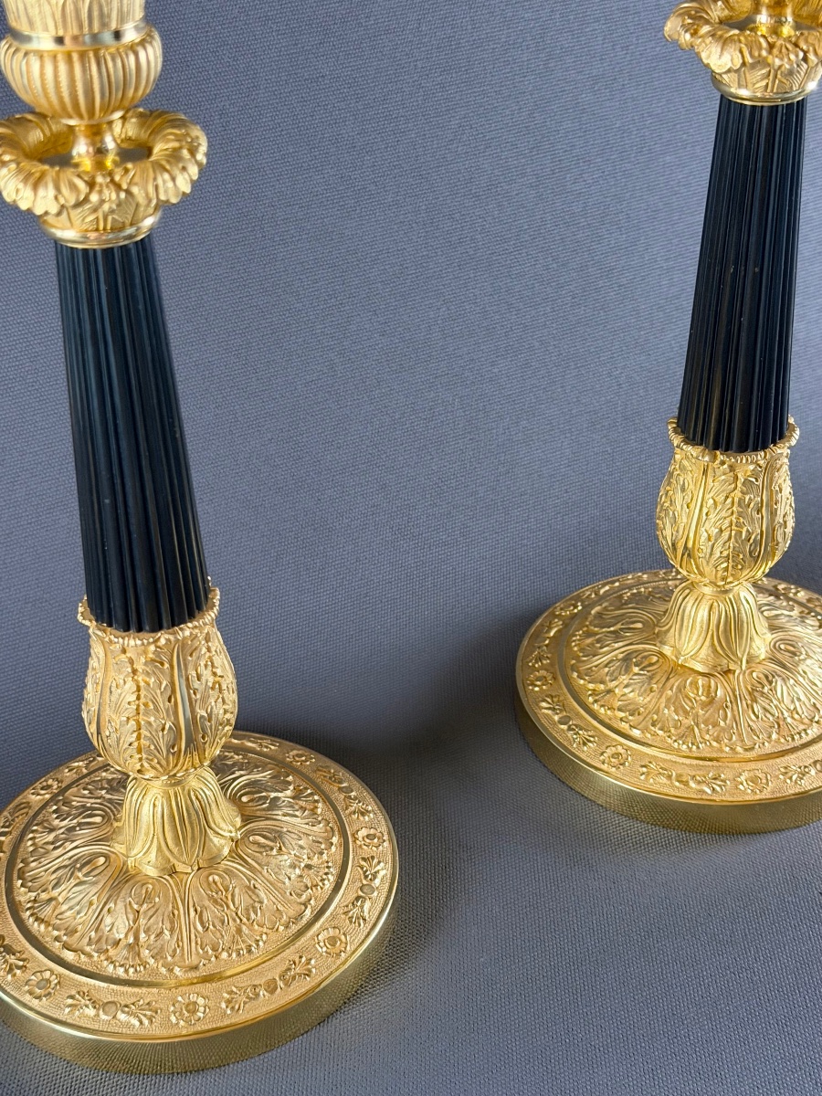 A Pair Of French Restoration Gilt And Patinated Bronze Candlesticks, Circa 1830.-photo-2