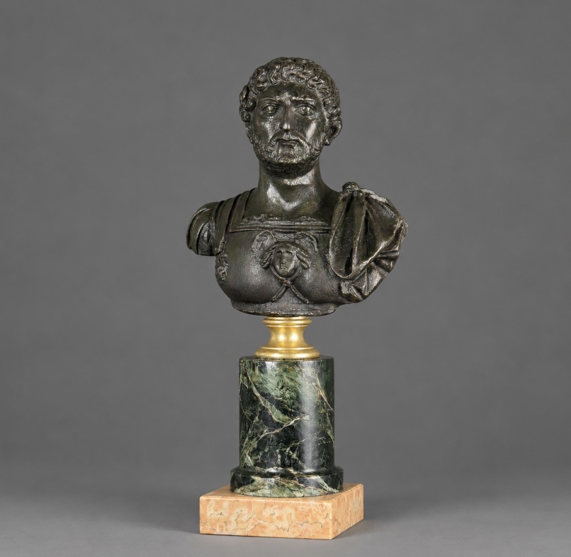 BUSTE DE L'EMPEREUR HADRIEN EN BRONZE PATINÉ.  ITALIE, XIXe SIECLE-photo-2