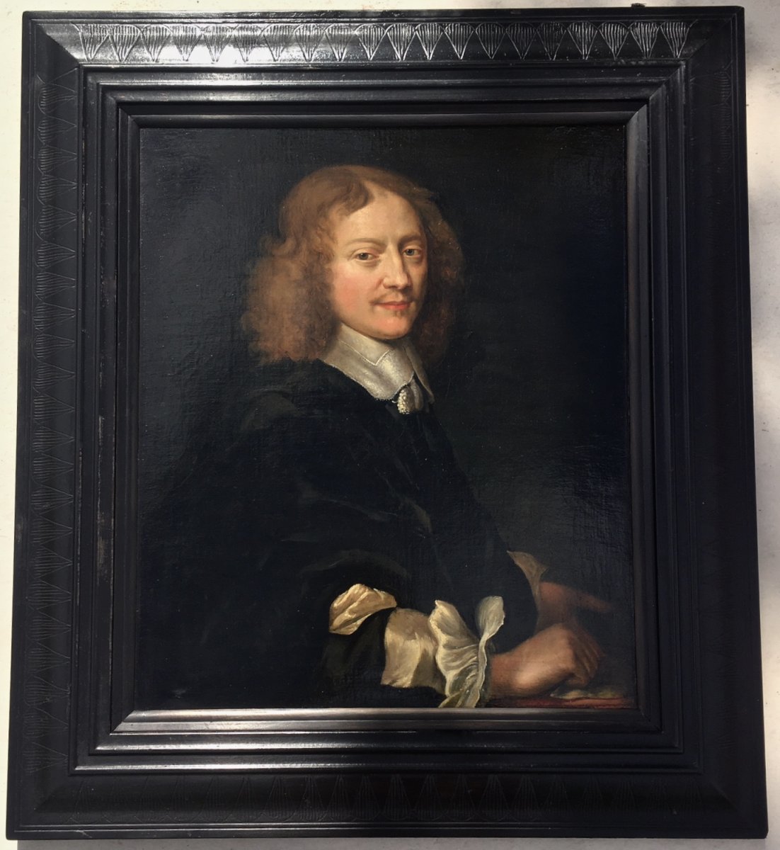 Ecole Hollandaise Vers 1650, Entourage De Ferdinand Bol. Portrait d'Homme Accoudé.