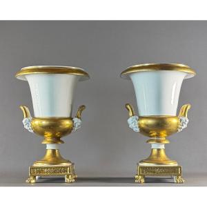 Paire De Grands Vases Médicis En Porcelaine De Paris D’époque Restauration. Vers 1830. 