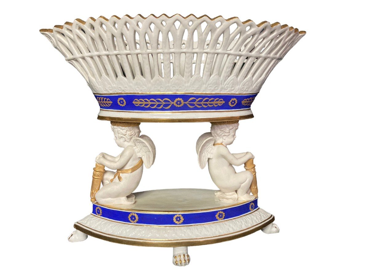 Sevres, Corbeille En Porcelaine Décor Amours Style Empire XIXème