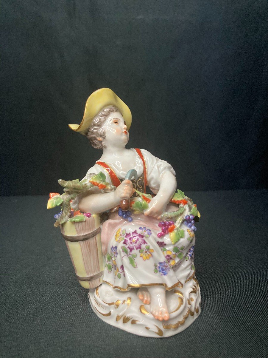 Collectible Meissen Subject Porcelain Girl With Grapes 20th-photo-2