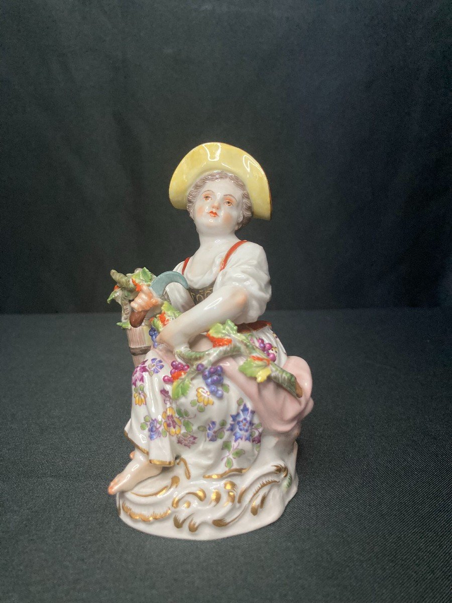 Collectible Meissen Subject Porcelain Girl With Grapes 20th-photo-1