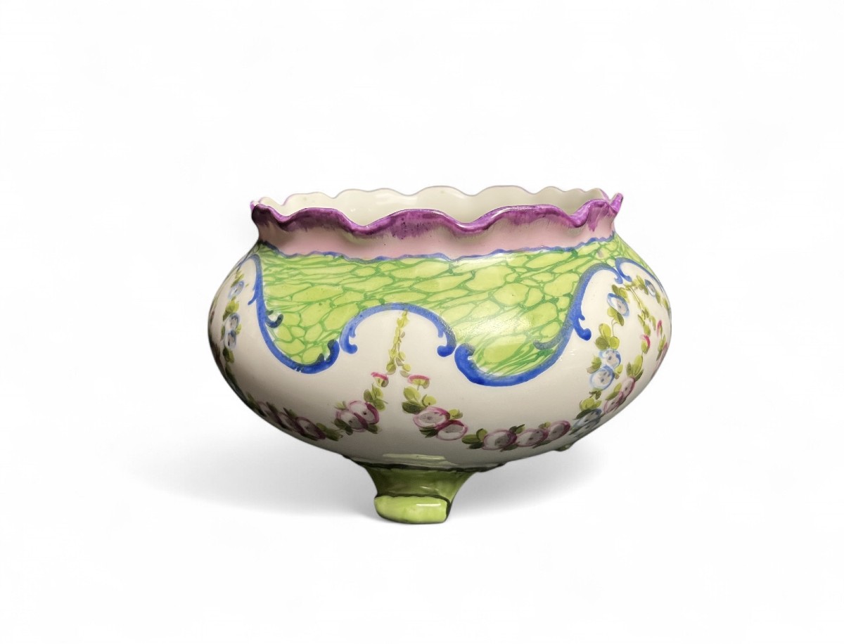 Sèvres, Jardinière Tripode Porcelaine Décor Fleuri XXème