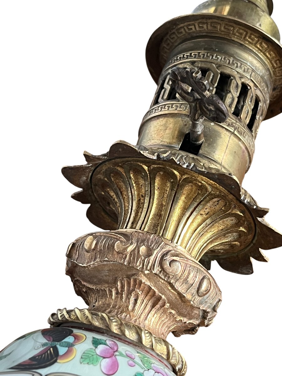 Chine, important pied de lampe à huile porcelaine et bronze début XXème-photo-7