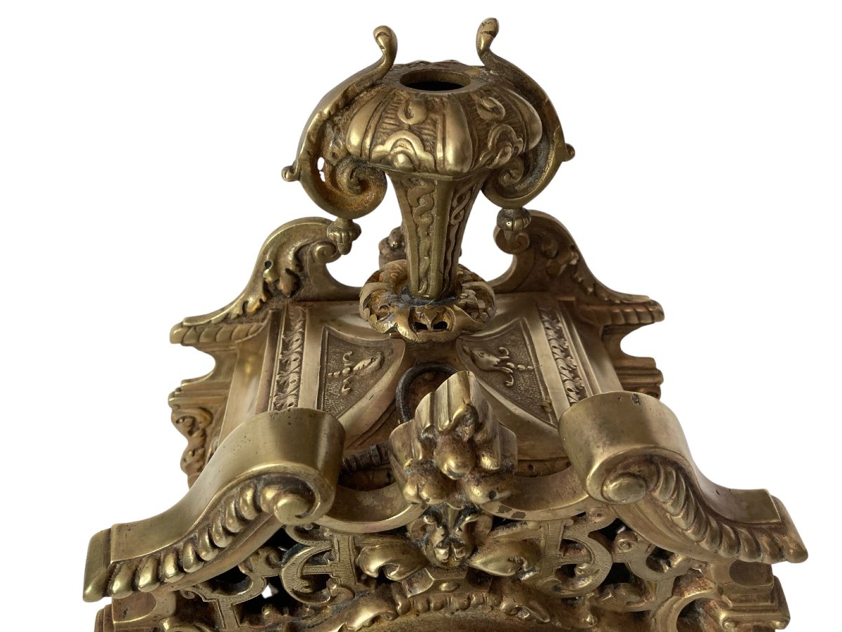 Pendule bronze rocaille décor feuillages cariatides fin XIXème-photo-1