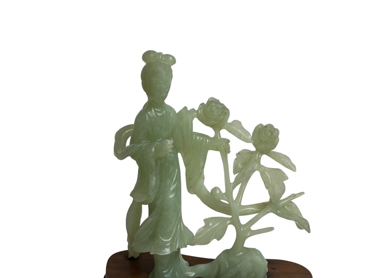 Chine, statuette en jade Guanyin aux pivoines coffret début XXème-photo-2