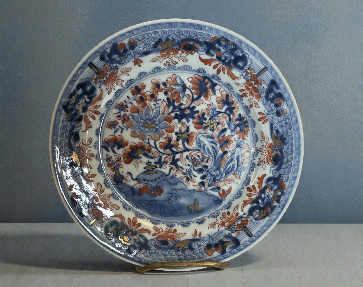 China, East India Company Plate, Imari Decoration, 18th Century-photo-1