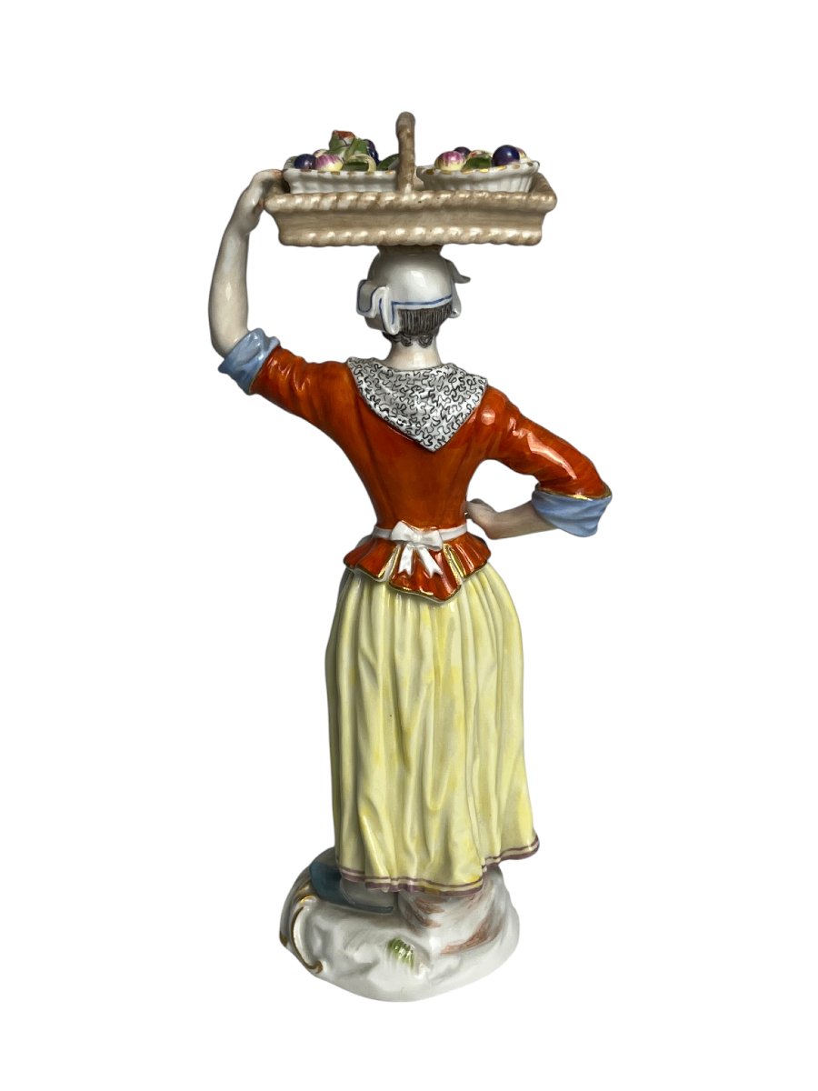 Meissen, Early 20th-century Polychrome Porcelain Fruit Vendor-photo-4