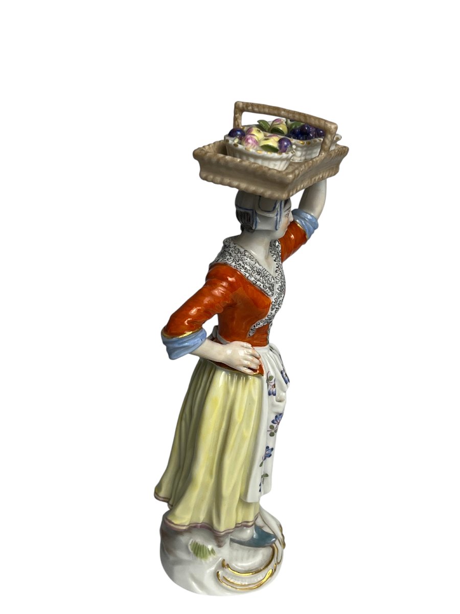 Meissen, Early 20th-century Polychrome Porcelain Fruit Vendor-photo-1