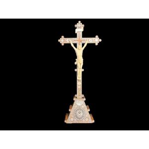 Objet religieux ancien Christ crucifié  ivoire nacre et bois Jérusalem XIXème