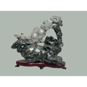 Chine, sculpture dragon en jade sur socle bois numéroté XXème