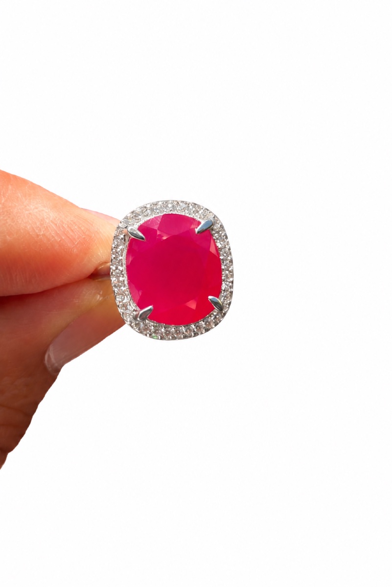 Bague    en or blanc 14 carats  ,   rubis et diamant