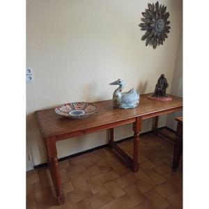 Pitchpin Drapery Table