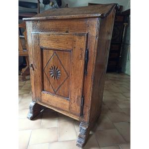Petit meuble en pin cembro Queyras Hautes-Alpes XVIIIe siècle