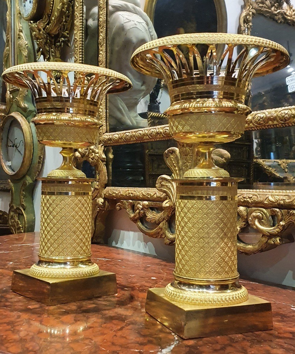  Paire De Grands Vases Corbeille En Bronze Doré Epoque Empire Début XIX ème