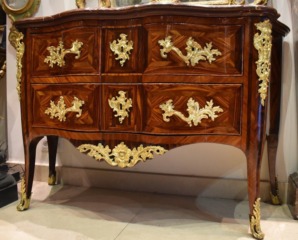 Commode "Arbalète" Estampillée I.C. SAUNIER Bronzes "C" Couronnés Epoque Louis  XV XVIII ème