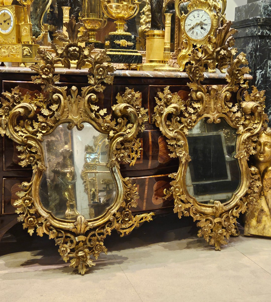 Paire De Grands Miroirs Vénitiens En Tilleul Sculpté Et Doré XVIII ème-photo-2