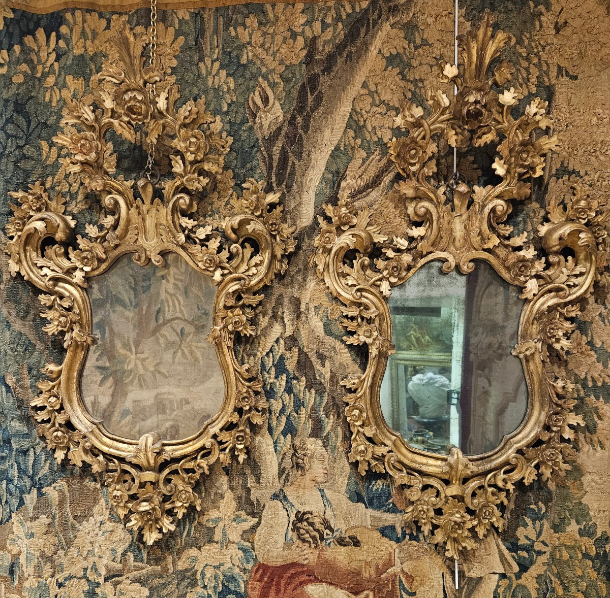 Paire De Grands Miroirs Vénitiens En Tilleul Sculpté Et Doré XVIII ème