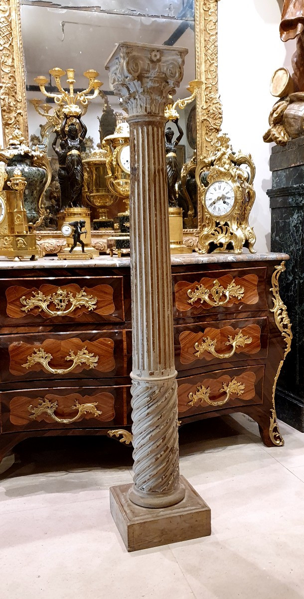 Carved Walnut Column, Louis XIV Period, 17th Century -photo-2