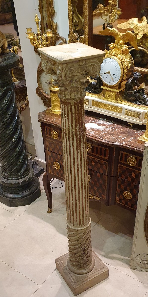 Carved Walnut Column, Louis XIV Period, 17th Century -photo-4