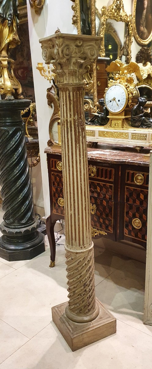 Carved Walnut Column, Louis XIV Period, 17th Century -photo-3