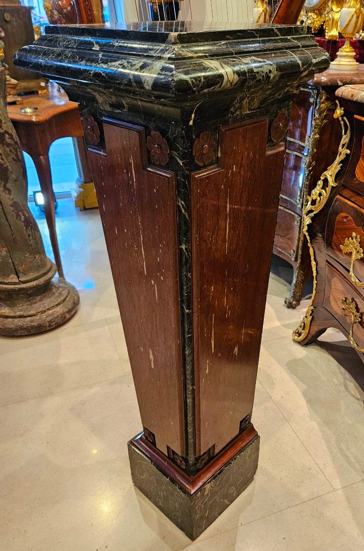 19th-century Napoleon III-era Carved Marble Casing -photo-2