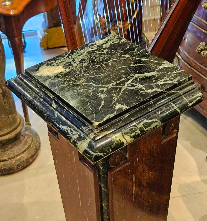 19th-century Napoleon III-era Carved Marble Casing -photo-6