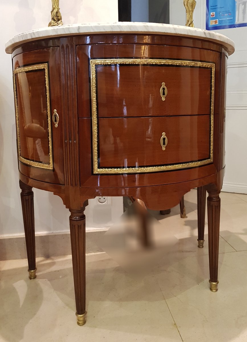 Commode Demi-lune En Acajou  Estampillée CANABAS Epoque Louis XVI  
