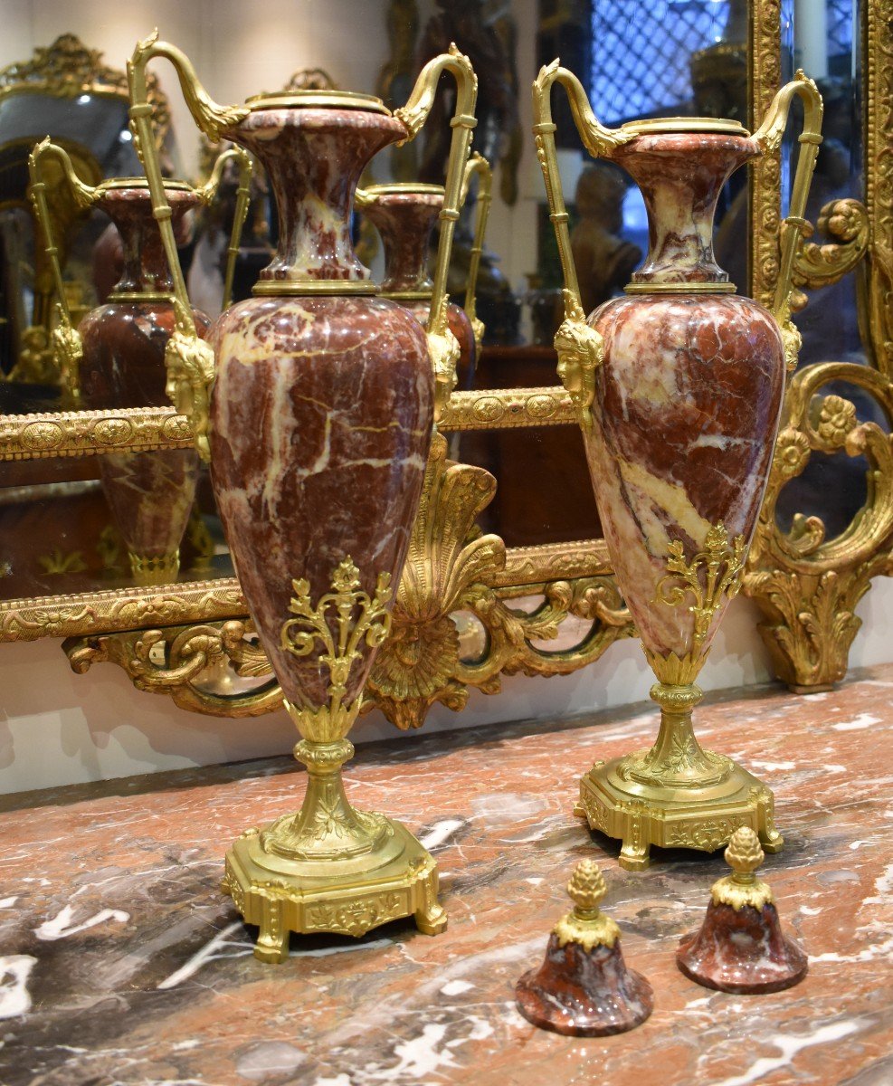 Paire De Vases "Amphores" En Marbre Et Bronze Doré Fin XIX ème-photo-1