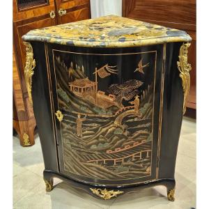 Coromandel Lacquer Corner Cabinet, Napoleon III Period, 19th Century