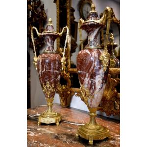 Paire De Vases "Amphores" En Marbre Et Bronze Doré Fin XIX ème