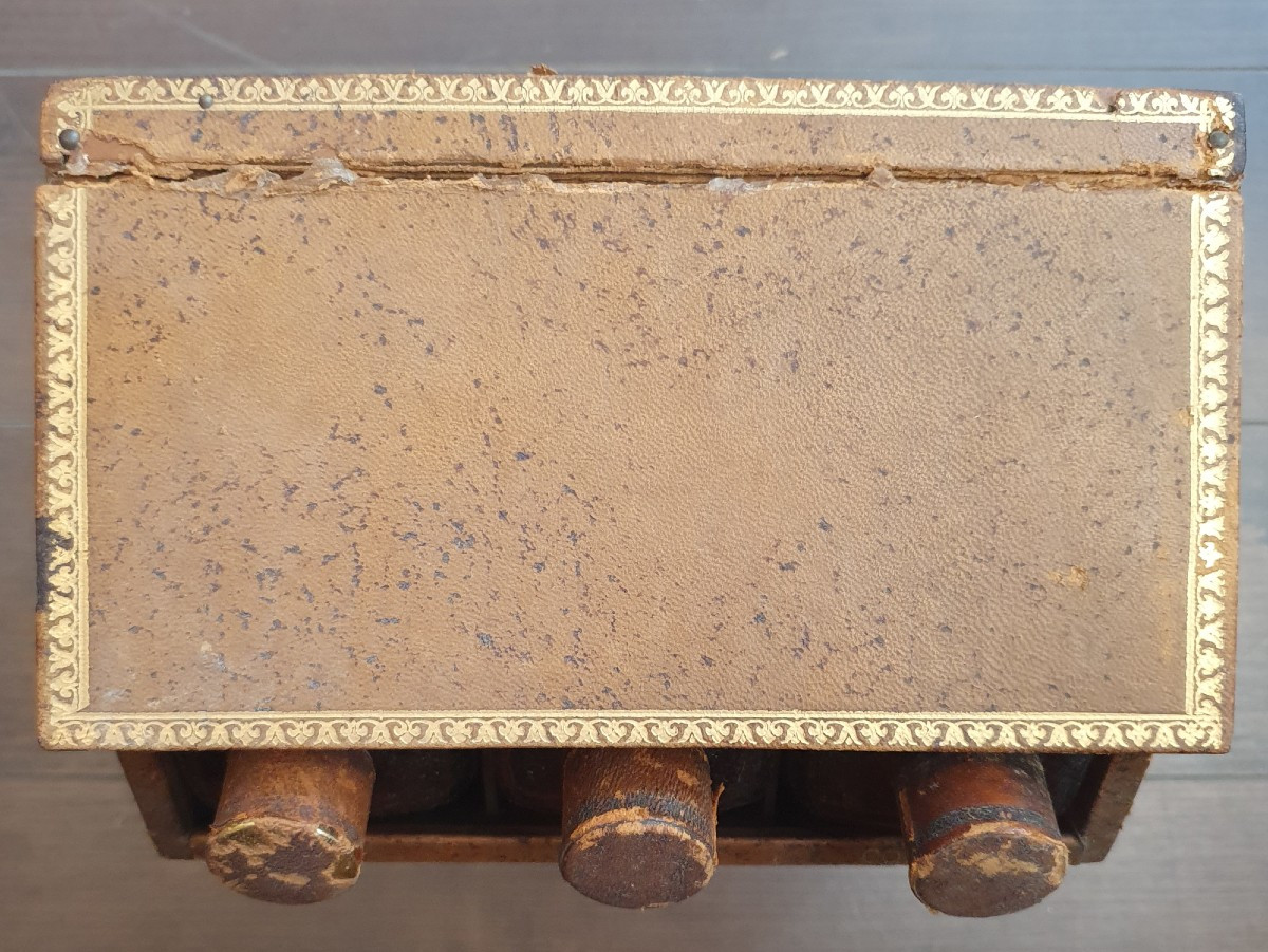 Objet De Curiosité : Cave à Alcools En Trompe L’œil De Livres Anciens  -photo-4