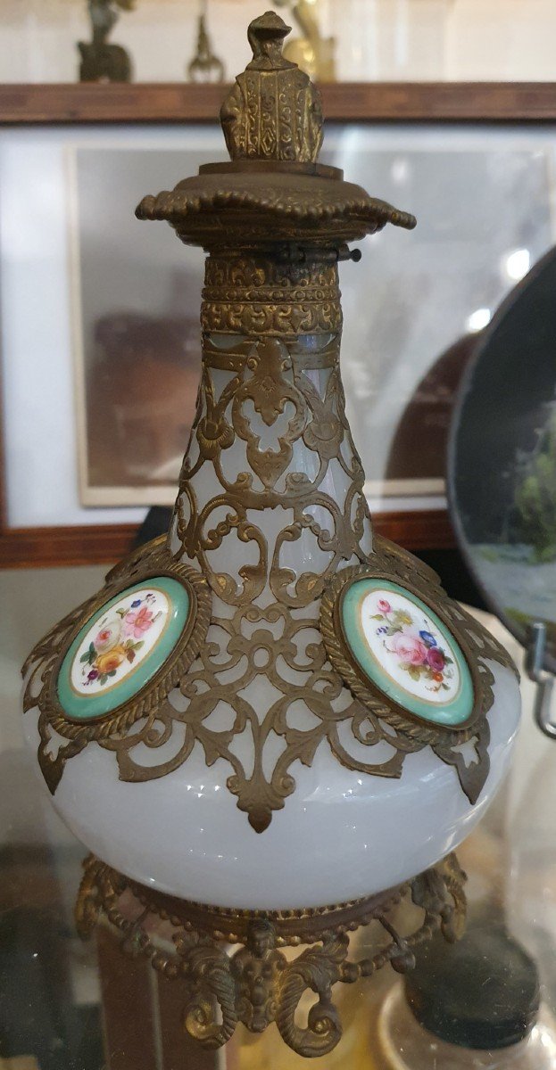 White Opaline Bottle19th Century With A Chinese Man -photo-3