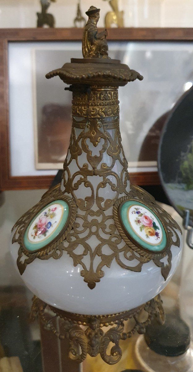 White Opaline Bottle19th Century With A Chinese Man -photo-4