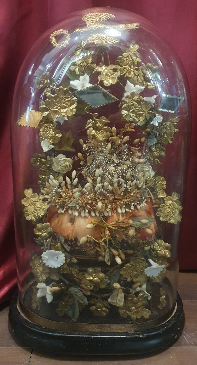 Globe de mariée Napoléon III avec couronne, bouquet et broche