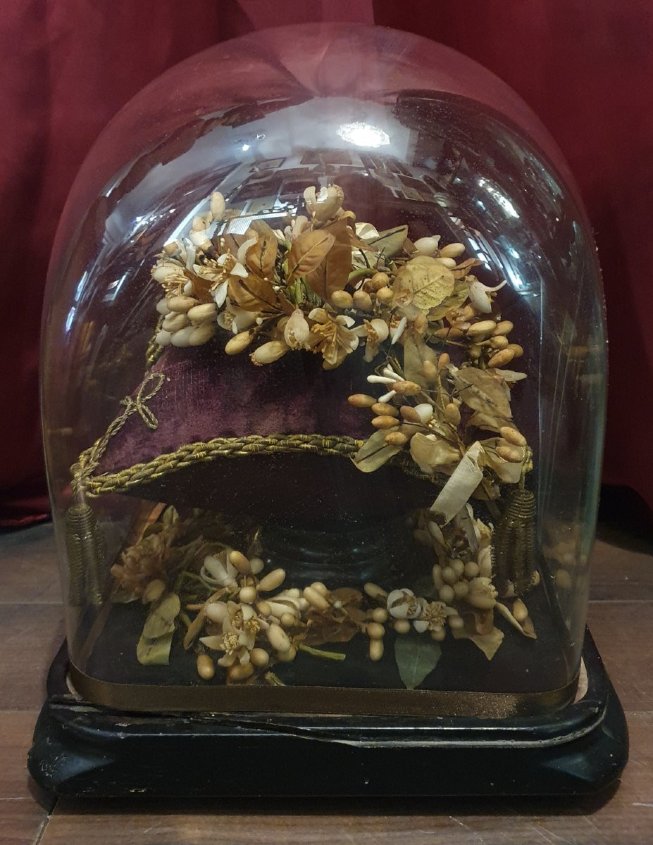 Globe de mariée Napoléon III à base carrée, avec couronne, bouquet et boucles d'oreilles-photo-2